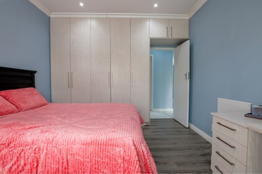 To Let 4 Bedroom Property for Rent in Monte Vista Western Cape